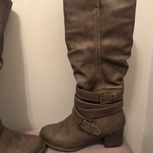 Boots- Size 8